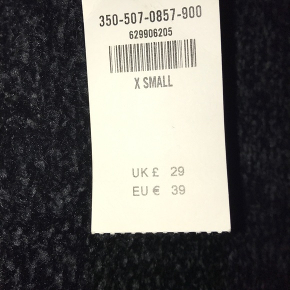 Incredibly Soft Hollister Sweater - Picture 6 of 6